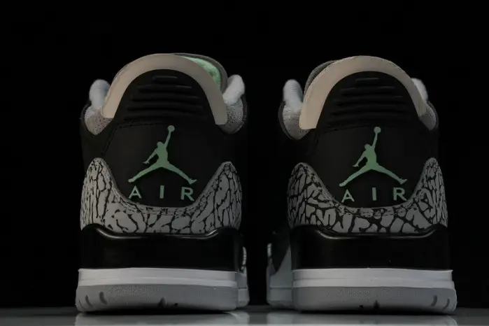 Air Jordan 3 Retro  "Green Glow" 