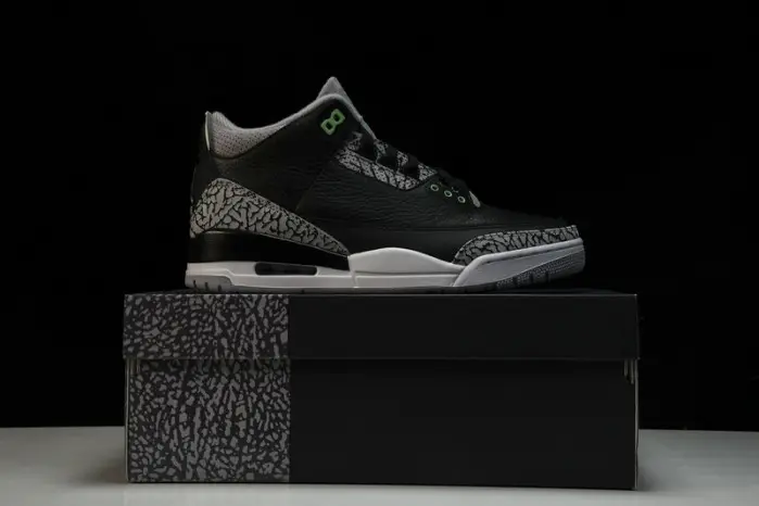 Air Jordan 3 Retro  "Green Glow" 
