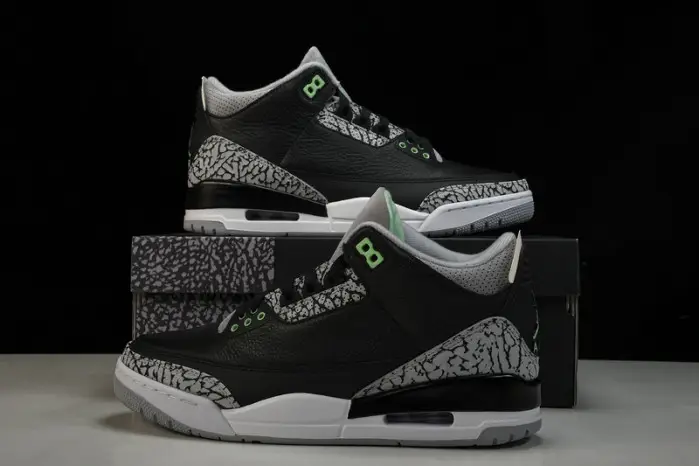 Air Jordan 3 Retro  "Green Glow" 