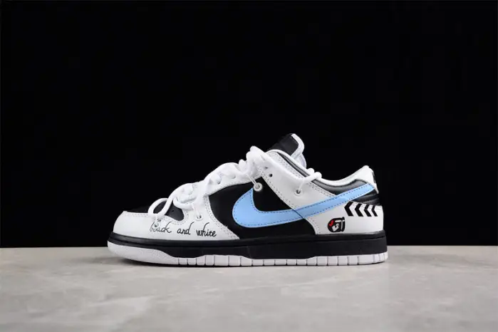 NIKE SB DUNK LOW 
