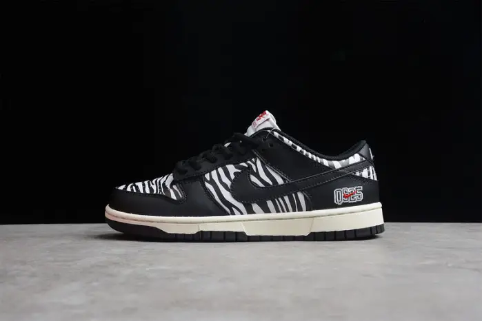 Nike SB Dunk Low OG QS Quartersnacks Zebra 