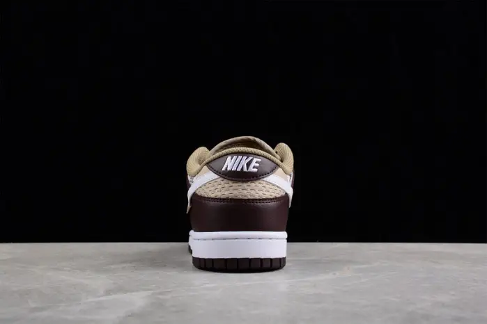 NIKE  SB Dunk Low 