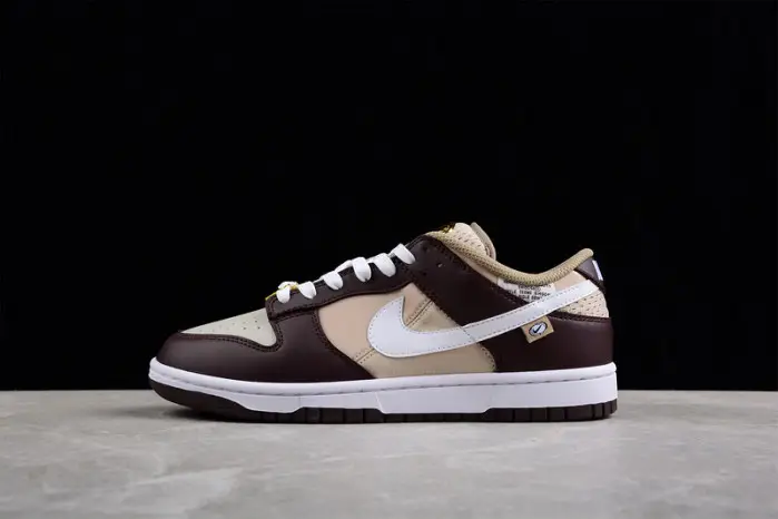 NIKE  SB Dunk Low 