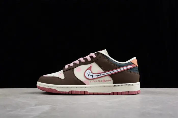 Nike Dunk Low 