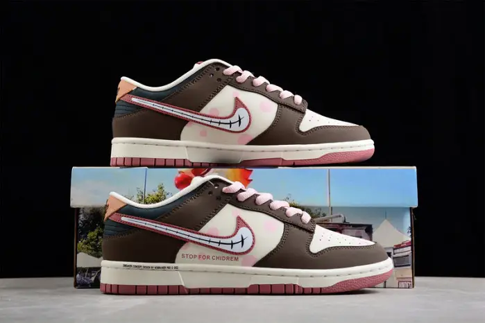 Nike Dunk Low 