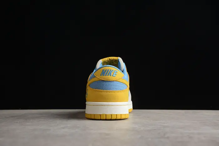 Nike SB Dunk Low 