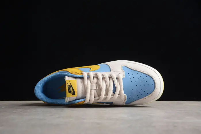 Nike SB Dunk Low 