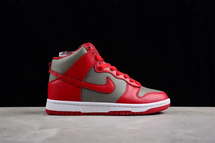 Nike SB Dunk High 