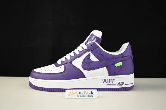 NIKE AIR FORCE 1 