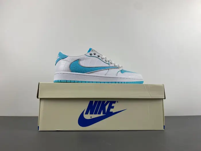 Travis Scott x Air Jordan 1 Low OG 