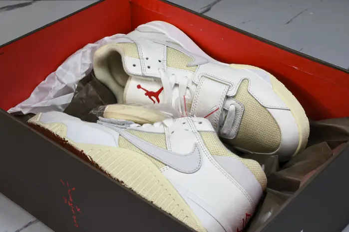 Travis Scott x Air Jordan 1 Low 