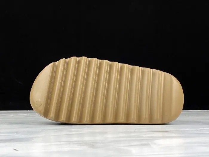 YEEZY SLIDES 'EARTH BROWN' 