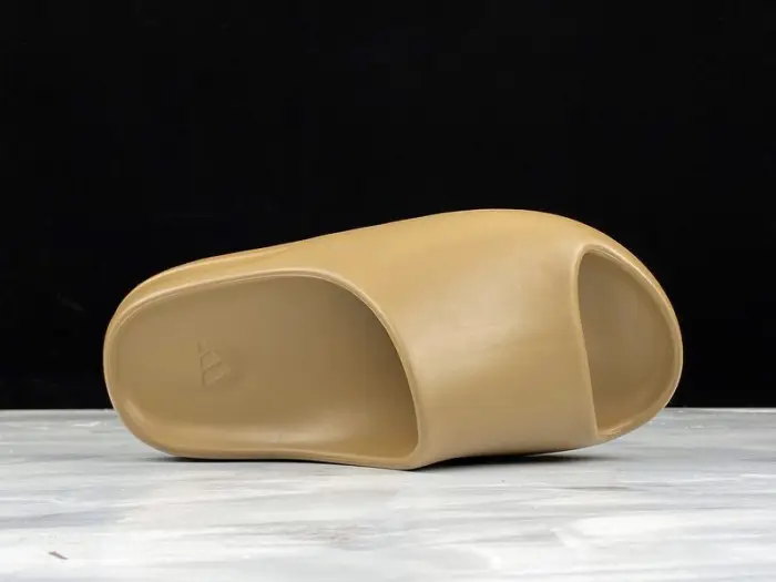 YEEZY SLIDES 'EARTH BROWN' 