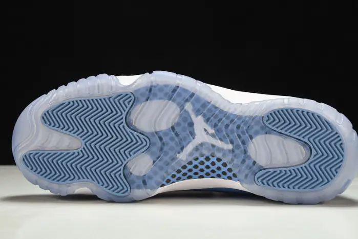 JORDAN 11 RETRO LOW UNIVERSITY BLUE 