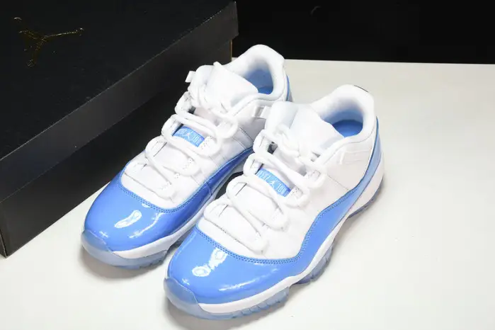 JORDAN 11 RETRO LOW UNIVERSITY BLUE 