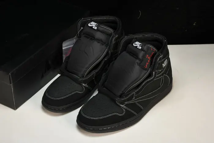 Travis Scott x Air Jordan 1 