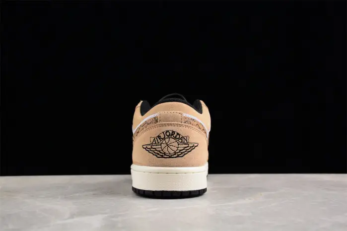 Air Jordan 1 Low 