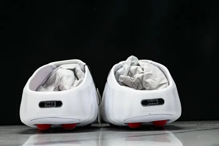 Nike Mind 001 