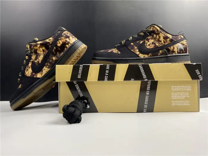 Nike Dunk SB Low Pushead 2 
