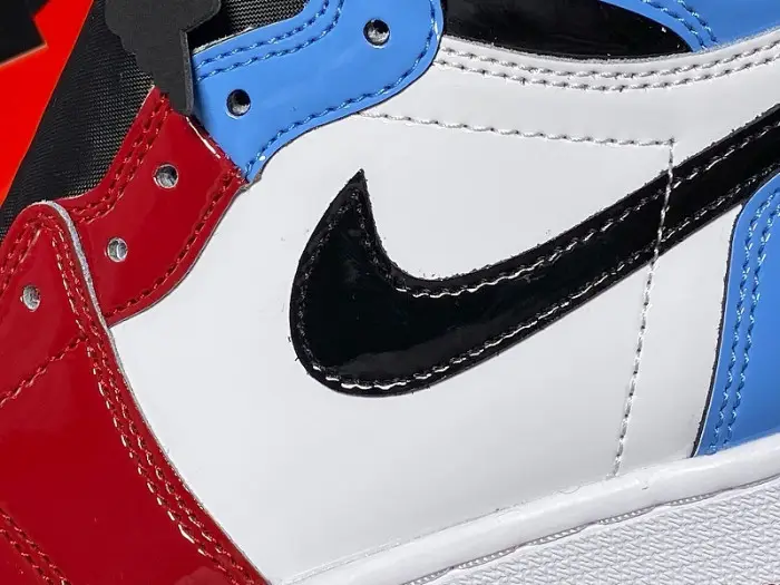 Jordan 1 Retro High Fearless UNC Chicago 
