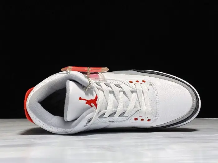 Jordan 3 Retro Tinker Hatfield 