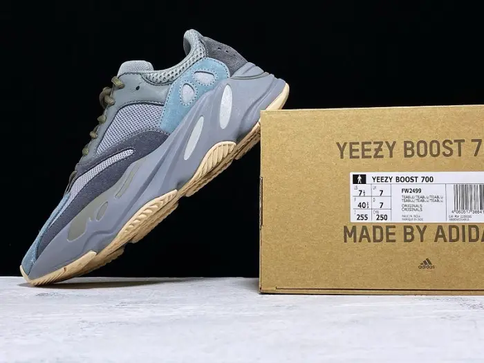 Yeezy Boost 700 Teal Blue 