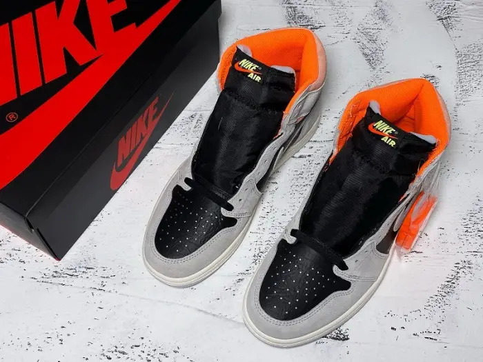 Jordan 1 Retro High Neutral Grey Hyper Crimson 