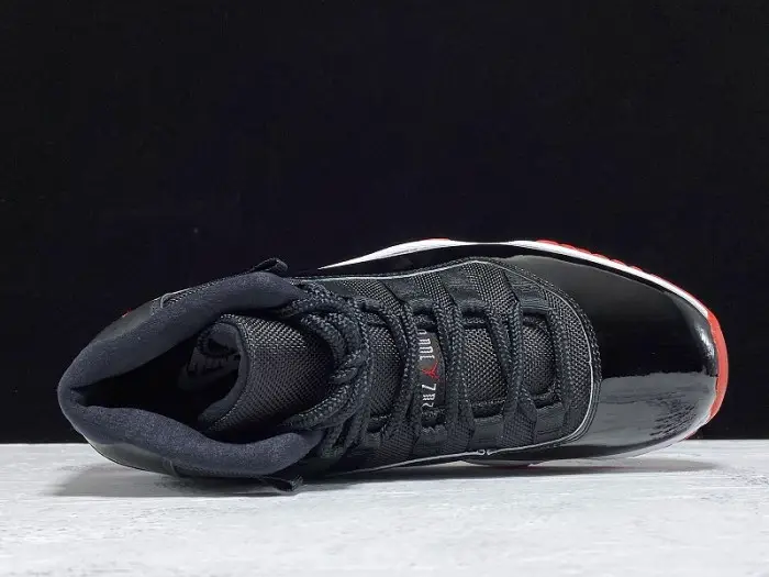 Jordan 11 Retro Playoffs Bred (2019) 