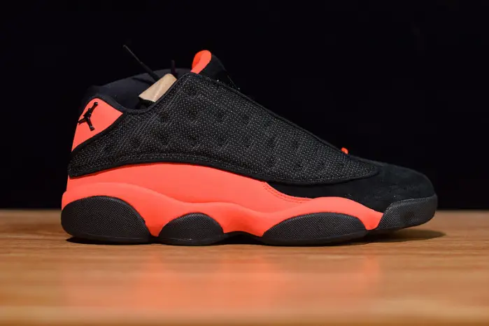 Jordan 13 Retro Low Clot Black Red 