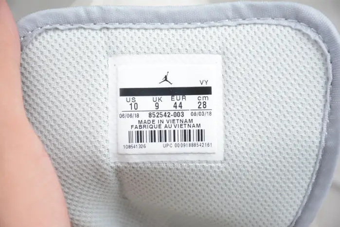 Jordan 1 Mid Light Bone 