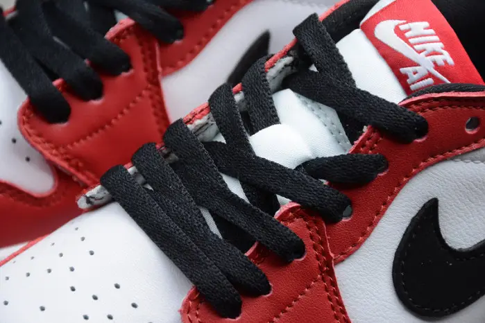Jordan 1 Retro Low Chicago 