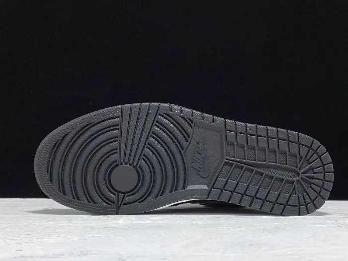 Jordan 1 Retro High NRG Patent Gold Toe 