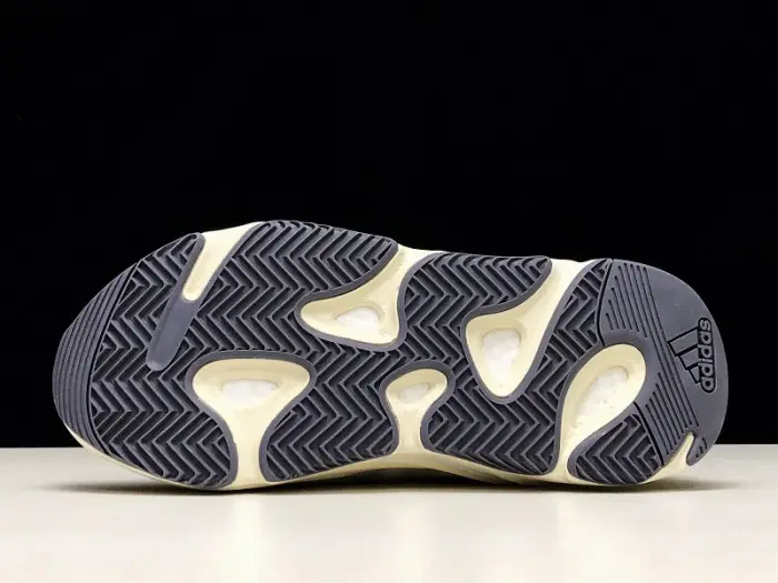 Yeezy Boost 700 Analog 
