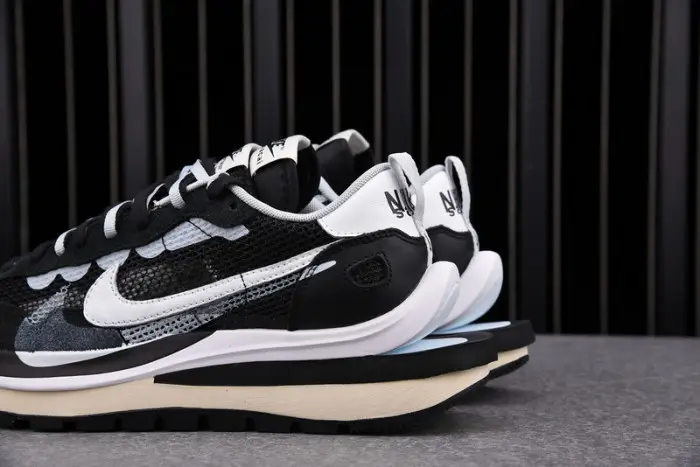 NIKE VAPORWAFFLE SACAI BLACK WHITE 