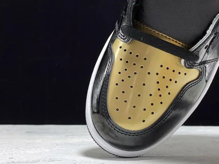Jordan 1 Retro High NRG Patent Gold Toe 