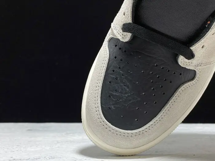 Jordan 1 Retro High Neutral Grey Hyper Crimson 