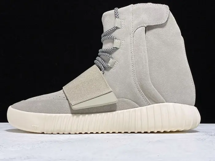 Yeezy Boost 750 OG Light Brown 
