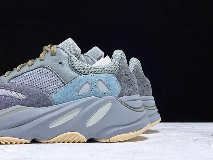 Yeezy Boost 700 Teal Blue 