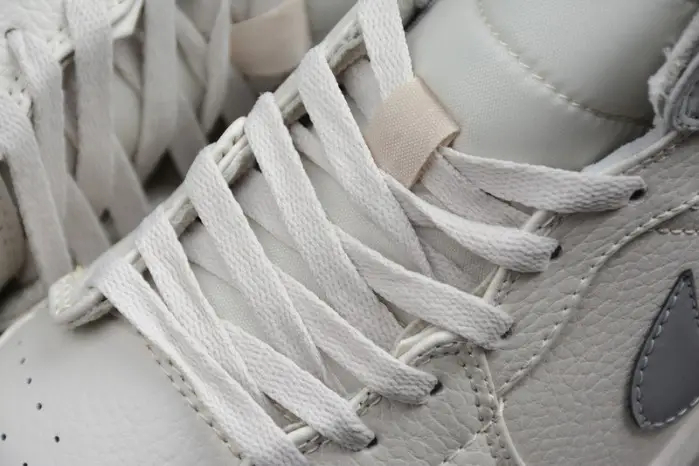 Jordan 1 Mid Light Bone 