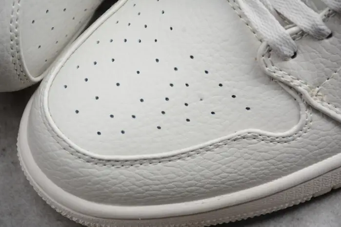 Jordan 1 Mid Light Bone 