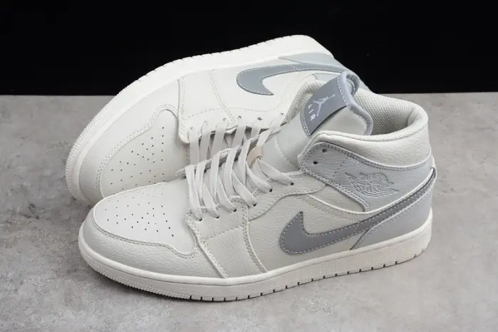 Jordan 1 Mid Light Bone 
