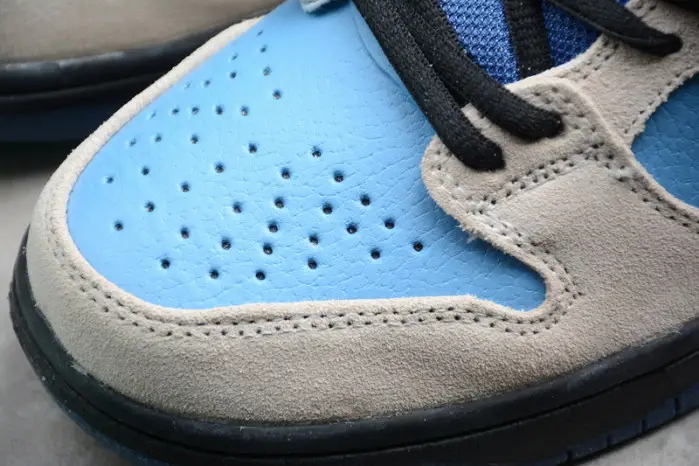 Nike SB Dunk Low Light Cream Thunderstorm 