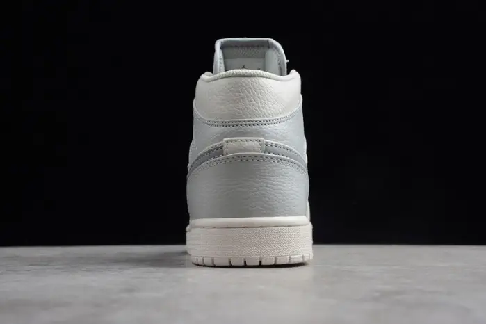 Jordan 1 Mid Light Bone 
