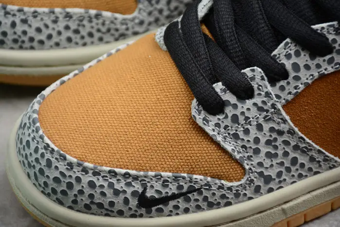 Nike SB Dunk Low Safari 