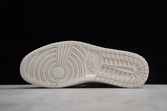 Jordan 1 Mid Light Bone 