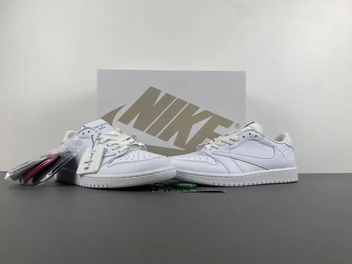 Travis Scott x Air Jordan 1 Low OG 