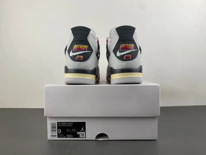 NIKE AIR JORDAN 4 RETRO 