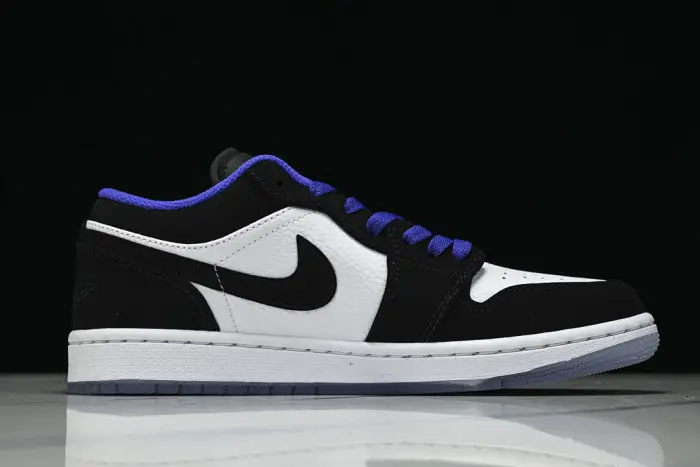 Air Jordan 1 Low SE Obsidian 