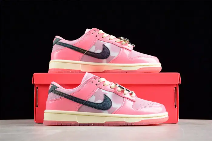 Nike SB Dunk Low 