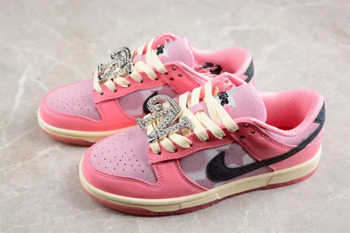 Nike SB Dunk Low 